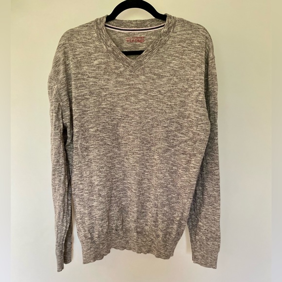 Denver Hayes V-Neck Sweater - Picture 1 of 5